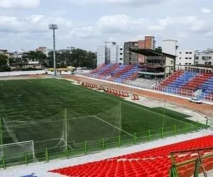 ورزشگاه هایی که هنوز برای لیگ برتر آماده نشده اند