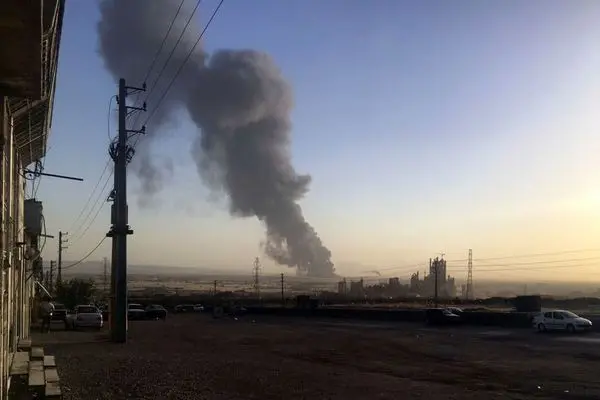 آتش سوزی پالایشگاه تهران چهارشنبه 12 اردیبهشت