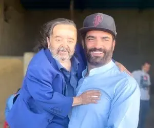 اسدالله یکتا در بغل منوچهر هادی | عکس