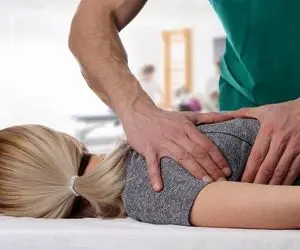 ماساژ خیابانی ببیننید چیکار میکنه! | ویدیو