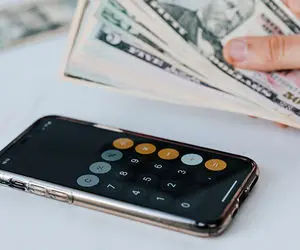 نرخ دلار و یورو امروز سه شنبه 5 اسفند 99 در بازار آزاد