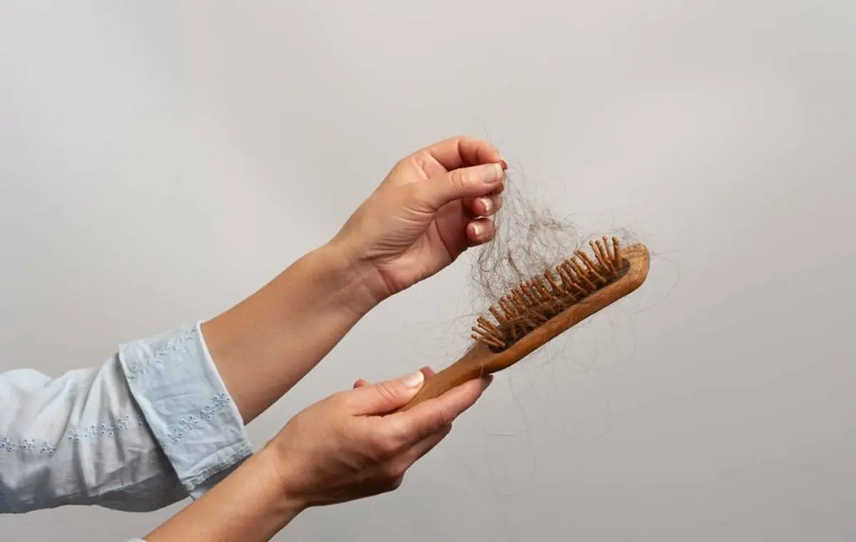 اشتباه شونه زدن موها