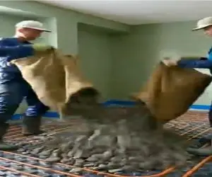 معماری خلاقانه؛ کف اتاق سنگ و کلوخ ریختن رزین کردن یه چی شد مامامیا ماماسیتا کاچلا