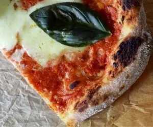 غذای محلی؛ سیرابی و از شکم گاو میکشه بیرون حسابی میپزه تا باهاش پیتزا دست کنه