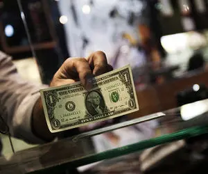 اولین واکنش دلار به انتصاب رئیس جدید بانک مرکزی