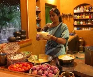 غذای روستایی؛ ببینید این خانم تو کلبه پر از آرامش غذا طبخ میکنه آدم روحش صیقل میشه