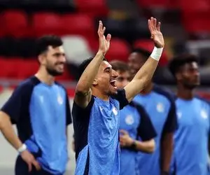 برگزاری دیدار استقلال مقابل الریان در هوای بارانی