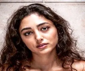 گلشیفته فراهانی به مناسبت روز زن عکس نامتعارفی منتشر کرد