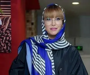 (عکس) خودنمایی به سبک فریبا نادری با پوششی عجیب و غریب!