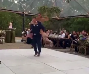 وقتی عروس و داماد جوگیر میشن و وسط سالن میافتن / ویدیو