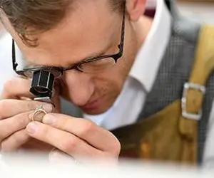 راهنمای خرید و فروش انگشتر دست دوم و نو در سایت های نیازمندی آنلاین