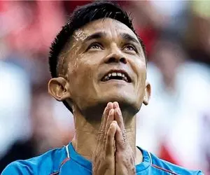 پیرمرد هندی، علی دایی را تهدید کرد!