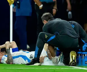 (عکس) وضعیت عجیب لیونل مسی پس از مصدومیت دردناک