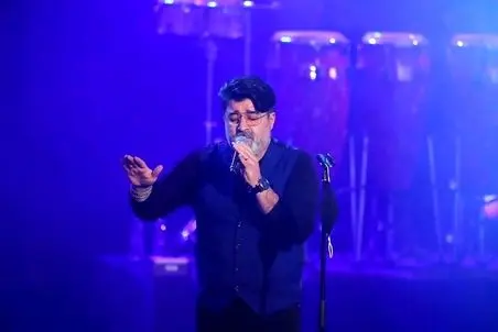 آواز شاد/یغمایی چه آهنگی قری میخونه /رقصش سالن رو منفجر میکنه