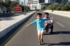 آواز شاد؛ بچه انقد توپ آذری رقصید باباش نشست رو زمین با فخر و غرور تماشا و تشویقش کرد