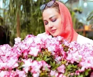 عکس جدید بهاره رهنما و همسرش با تیپ صورتی