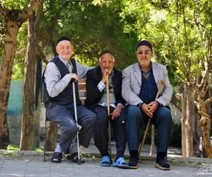 تجمع بازنشستگان مقابل ادارات تامین اجتماعی