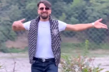 آواز شادانه؛ قشنگترین رقص مردونه این جنتلمن که قلبو به تپش میندازه