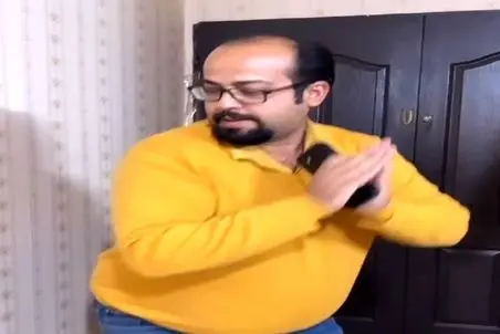 آواز شادانه؛ زن آقا کنارش پیر نمیشه هیچ سنش رو دنده عقب میزنه رقصش خستگی در کنه