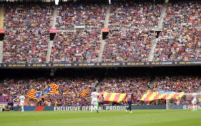 (عکس) حمله هواداران بارسلونا به طرفداران اوساسونا