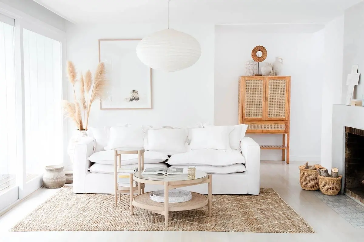 white-decoration-