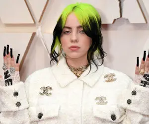 (عکس) تیپی متفاوت از بیلی آیلیش که تاکنون ندیده اید!