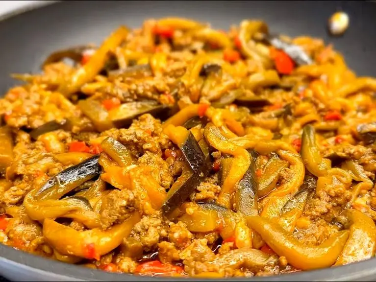آموزش آشپزی؛ یه غذای متفاوت با بادمجان و گوشت چرخ کرده به سبک ایتالیایی ها