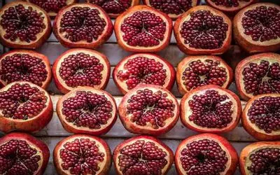 ترفند خلاقانه؛ از الان یاد بگیر برا شب چله انارو اینجوری برش بدی درسته دربیاد حظ کنی