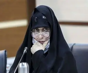 (عکس) گریه جمیله علم الهدی در سوگ همسرش ابراهیم رئیسی