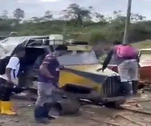 ساخت آفریقا؛ لعنتیا ریل ساختن ولی قطار ندارن چرخای وانتو کندن بتونه رو ریل راه بره