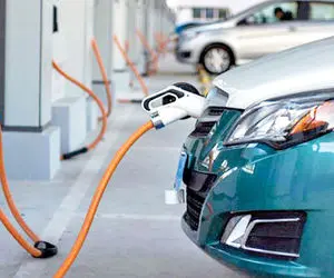 وعده واردات خودرو های برقی در حالیکه واردات خودرو های بنزینی هنوز بلاتکلیفِ 