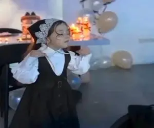 آواز شاد؛ رقص لاکچری دختربچه تو تولد اعیونیش که از هر حرکتش مایه دار بودن میباره