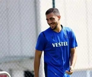 پیشنهاد رسمی آ.اک به مدافع ملی پوش