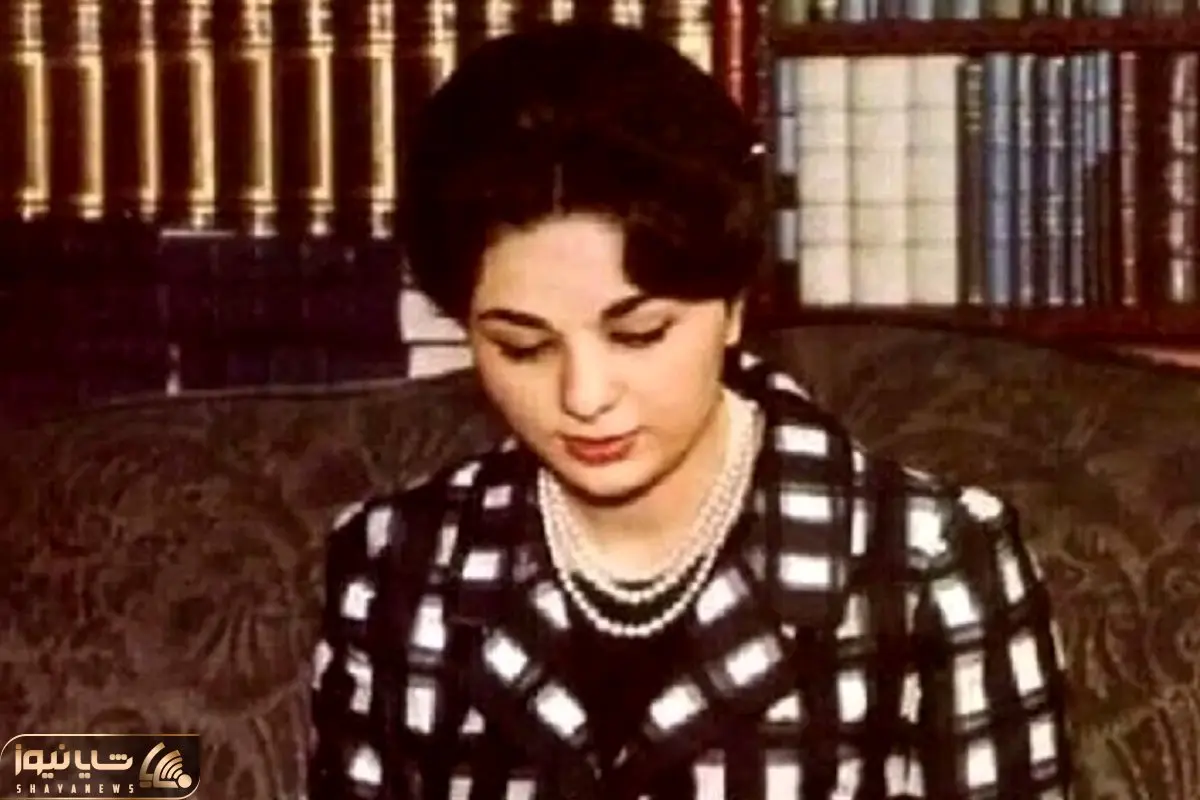 سفر به ایام قدیم؛ کارت عروسی با طراحی افراط و تفریط ملکه از خود مچکر محمدرضا پهلوی