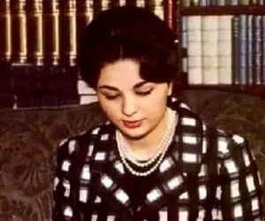 سفر به ایام قدیم؛ کارت عروسی با طراحی افراط و تفریط ملکه از خود مچکر محمدرضا پهلوی