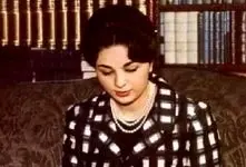 سفر به ایام قدیم؛ کارت عروسی با طراحی افراط و تفریط ملکه از خود مچکر محمدرضا پهلوی