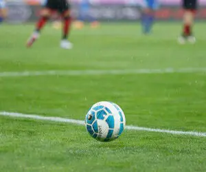 جدول لیگ برتر بعد از تساوی پرسپولیس و برد استقلال 18 آذر