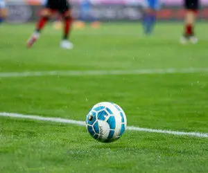 جدول لیگ برتر بعد از تساوی پرسپولیس و برد استقلال 18 آذر
