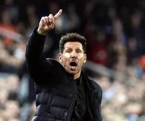 (ویدیو) حمله باورنکردنی طرفداران منچستریونایتد به سیمئونه