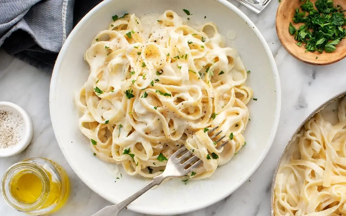 fettuccine-alfredo