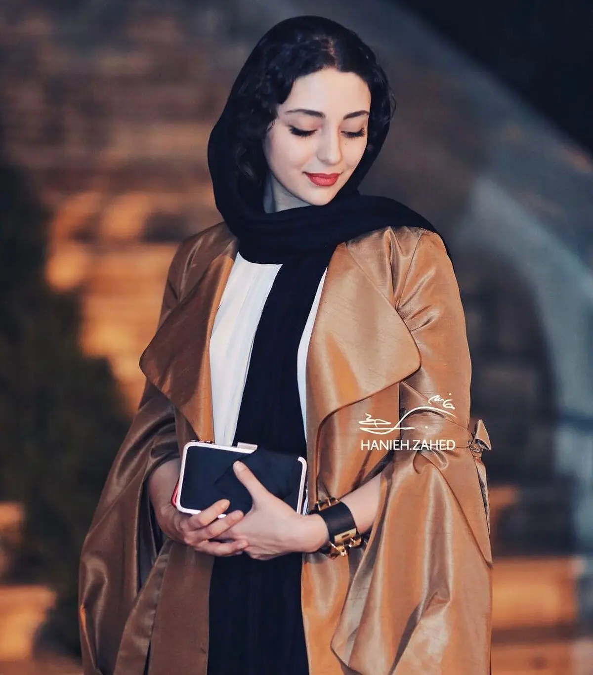 هستی مهدوی