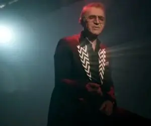 آواز اصیل؛ فریدون آسرایی با چه بغضی آهنگ سنگدل رو میخونه خودش گریش گرفته