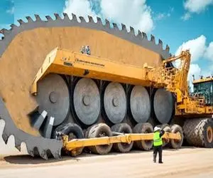 ابزارآلات غول پیکر؛ بیل مکانیکی غول برای افزایش کارایی شبیه تبدیل شوندگان سنگ فرز شد