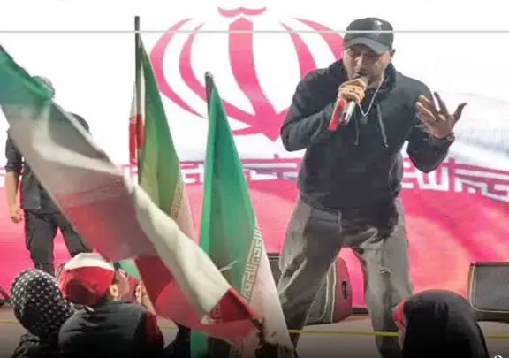 آواز غیرتی؛ تو تجمعات شبانه مشهد رپ خوندن آدم خون تو رگاش به جوشش درمیاد برا وطن