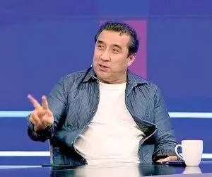 80 ضربه شلاق در انتظار خداداد عزیزی به خاطر فحش مادر به عالشاه 