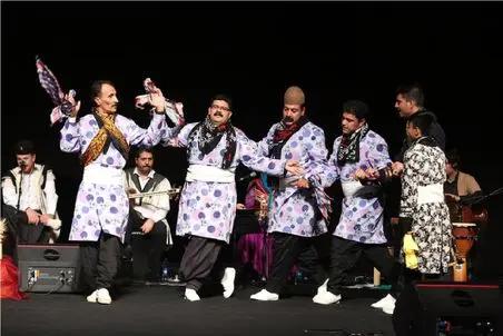 آواز شاد/کنسرت شده سالن عروسی با این رقص گروهی لری/استاد خودش کیف کرده