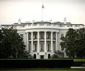 (عکس) این زن ۲۷ ساله سخنگوی کاخ سفید شد