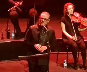 آواز پر طمطراق؛ علیرضا قربانی بعد فوت همسرش تو لندن چه با احساس بغض سالن رو ترکوند