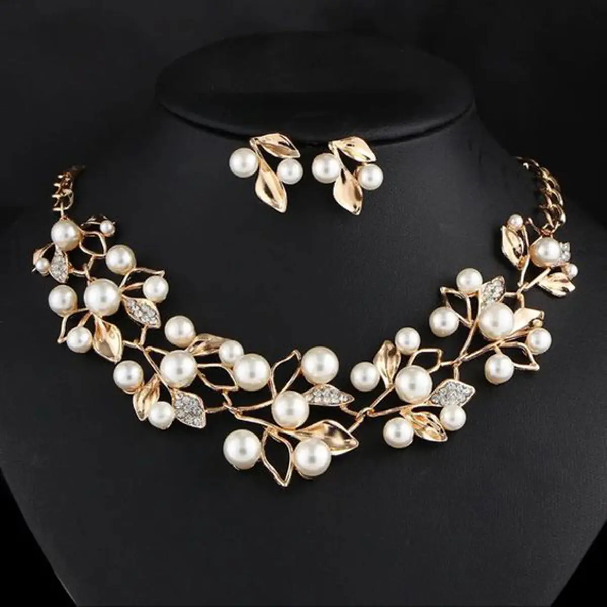pearl-earring-necklace-and-set-6