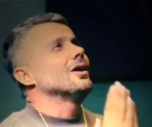 آواز محلی؛ ابی عالی با چشمای بغضی چه آهنگی خوند تو فاز درد و خنده هستش